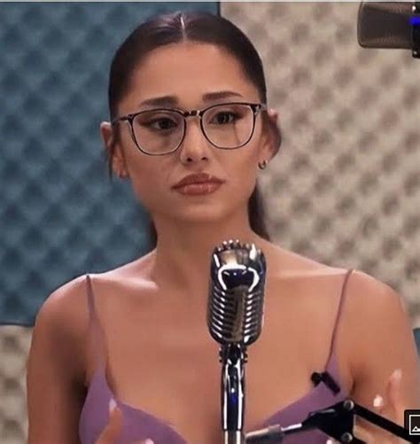 ariana grande in glasses